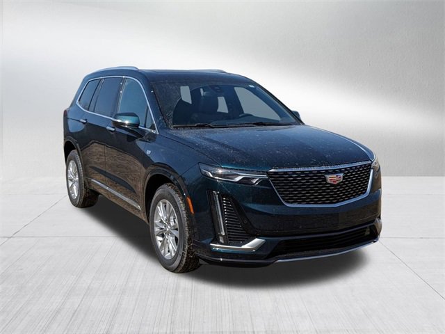 2025 Cadillac XT4 Luxury photo 3