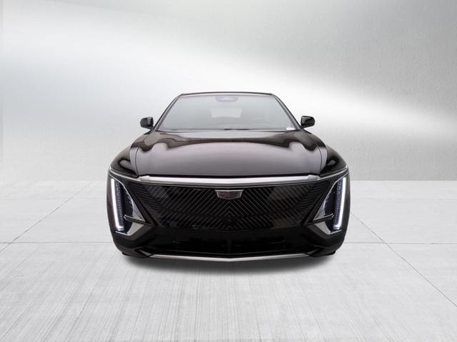 Used 2024 Cadillac LYRIQ Luxury 1 with VIN 1GYKPPRL8RZ138527 for sale in Farmington Hills, MI