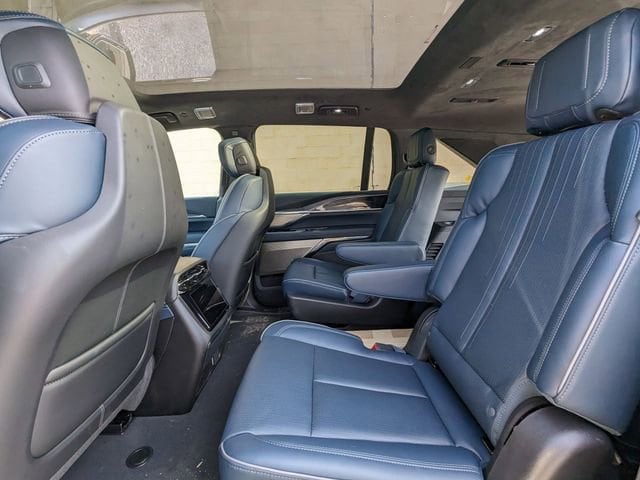 2025 Cadillac Escalade IQ Sport 2 - Photo 20