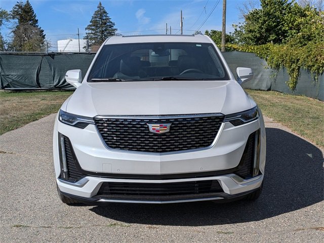 2025 Cadillac XT6 Premium Luxury photo 2