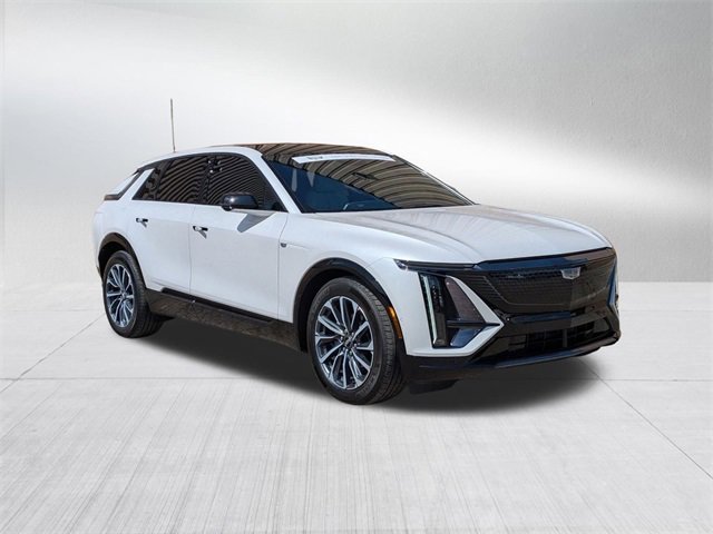 2024 Cadillac Lyriq Sport photo 2
