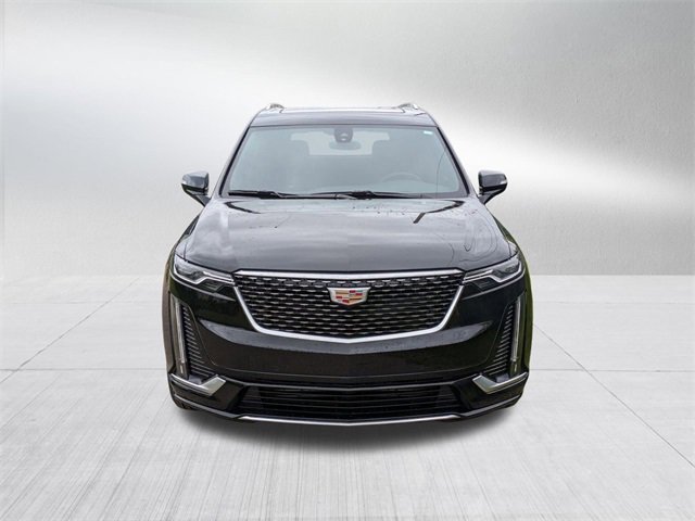 2025 Cadillac XT6 Luxury photo 2