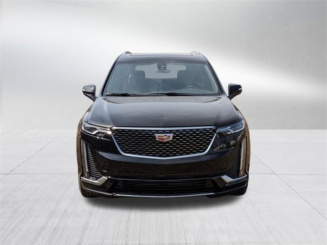 2025 Cadillac XT6 Luxury photo 2