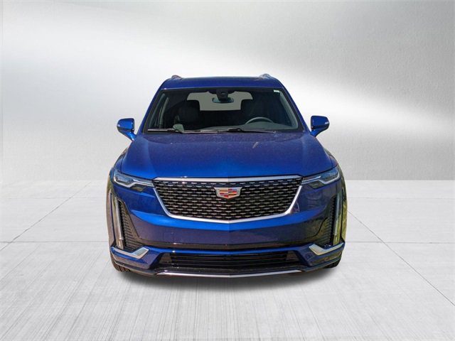 2025 Cadillac XT6 Luxury photo 2