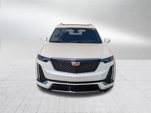 2025 Cadillac XT6 Luxury photo 2
