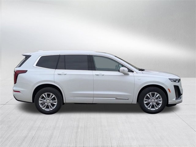 2025 Cadillac XT6 Luxury photo 2