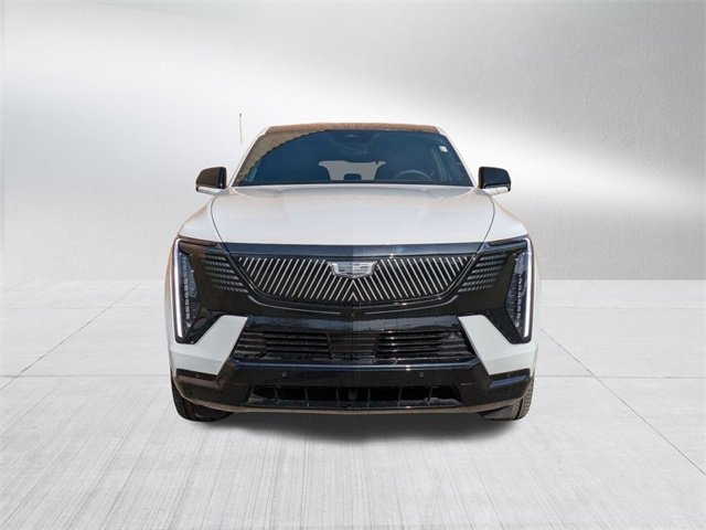 2025 Cadillac Escalade IQ Sport photo 2