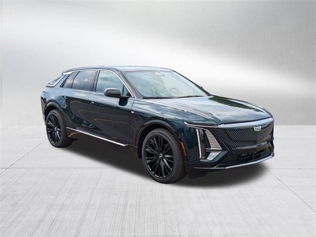 2025 Cadillac Lyriq Luxury photo 2
