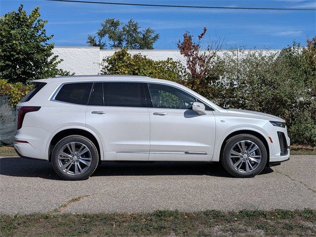 2025 Cadillac XT6 Premium Luxury photo 4