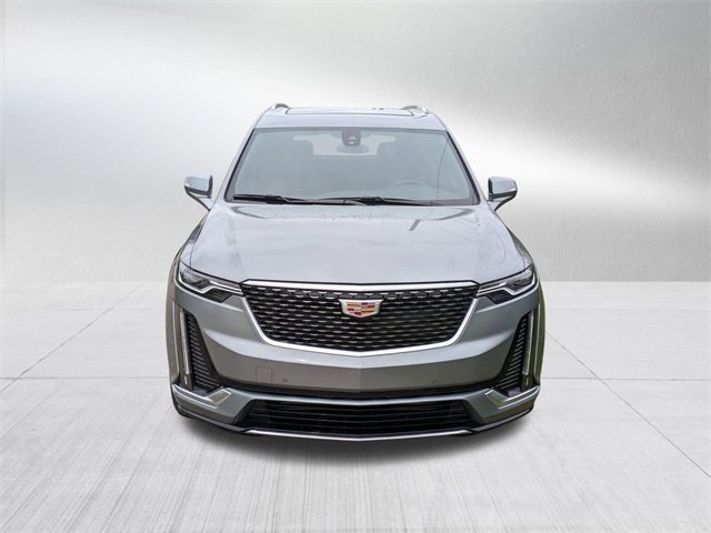 2025 Cadillac XT6 Luxury photo 2