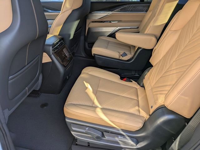 2025 Cadillac Escalade IQ Sport 2 - Photo 23