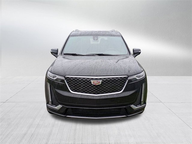 2025 Cadillac XT6 Luxury photo 2