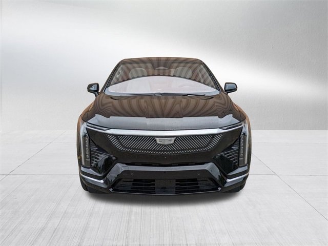 2025 Cadillac Optiq Luxury photo 2