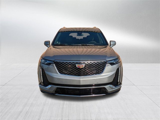 2025 Cadillac XT6 Luxury photo 2