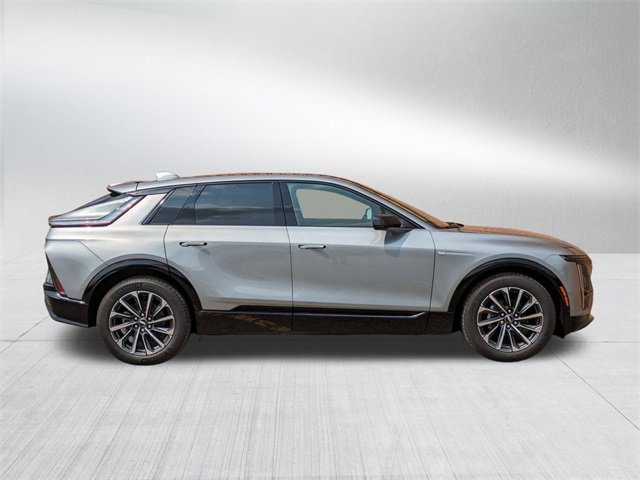 2025 Cadillac Lyriq Sport photo 4