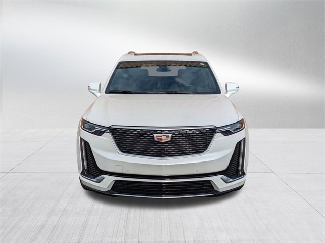 2025 Cadillac XT6 Luxury photo 2