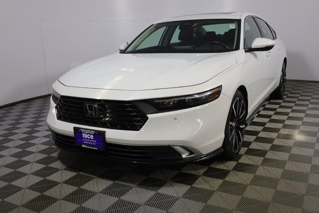  2023 Honda Accord Hybrid Touring FWD   
