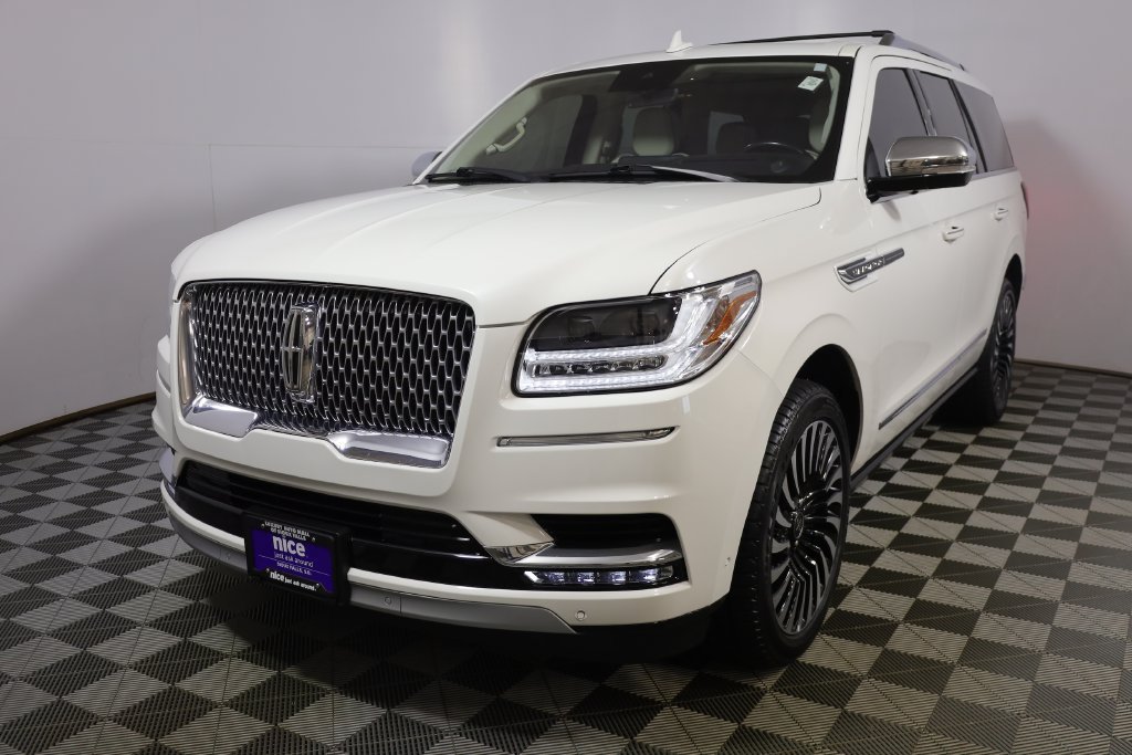White 2020 Lincoln Navigator SUV / Crossover Four-Wheel Drive Automatic