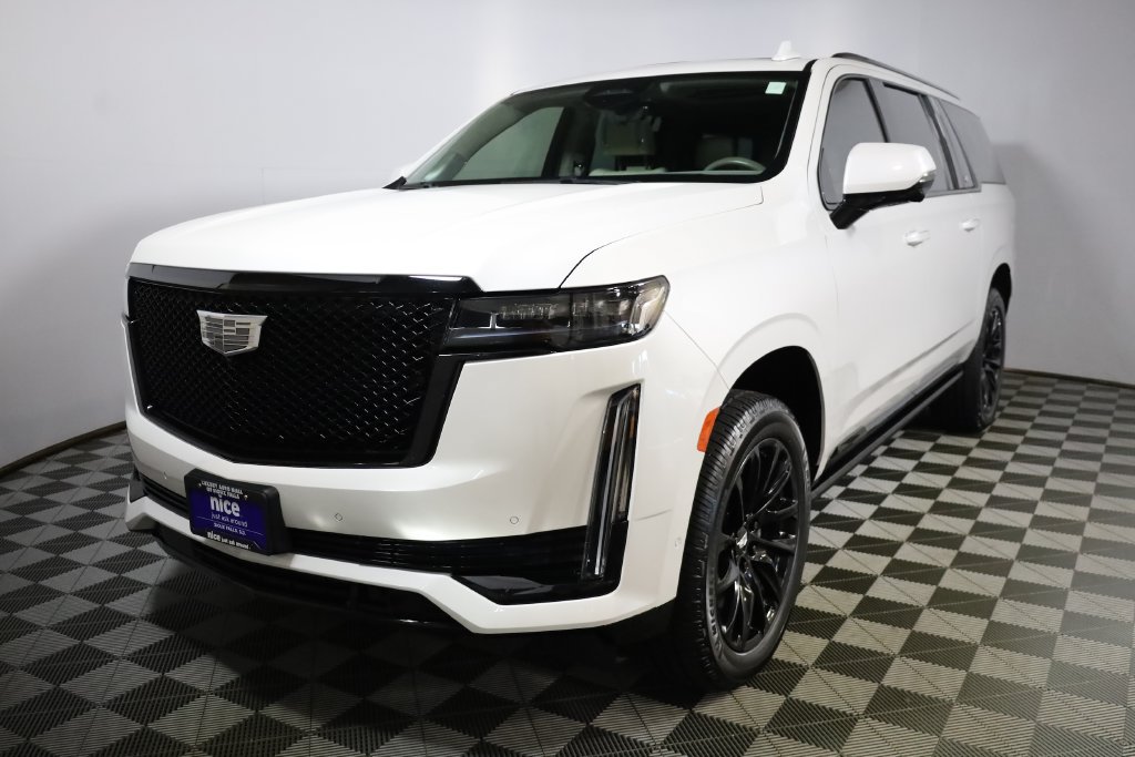  2023 Cadillac Escalade ESV Sport Platinum 4WD   