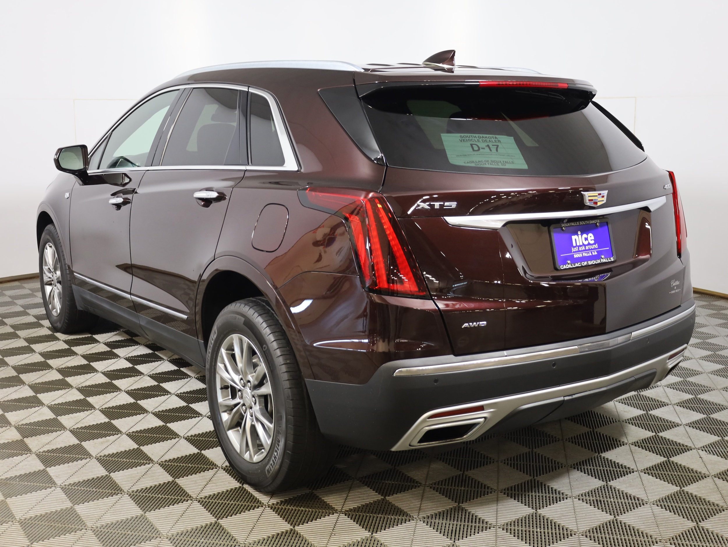 Used 2020 Cadillac XT5 Premium Luxury with VIN 1GYKNDRS9LZ233729 for sale in Sioux Falls, SD