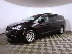 Used 2024 Chrysler Pacifica Touring L Minivan/Van in Sioux Falls