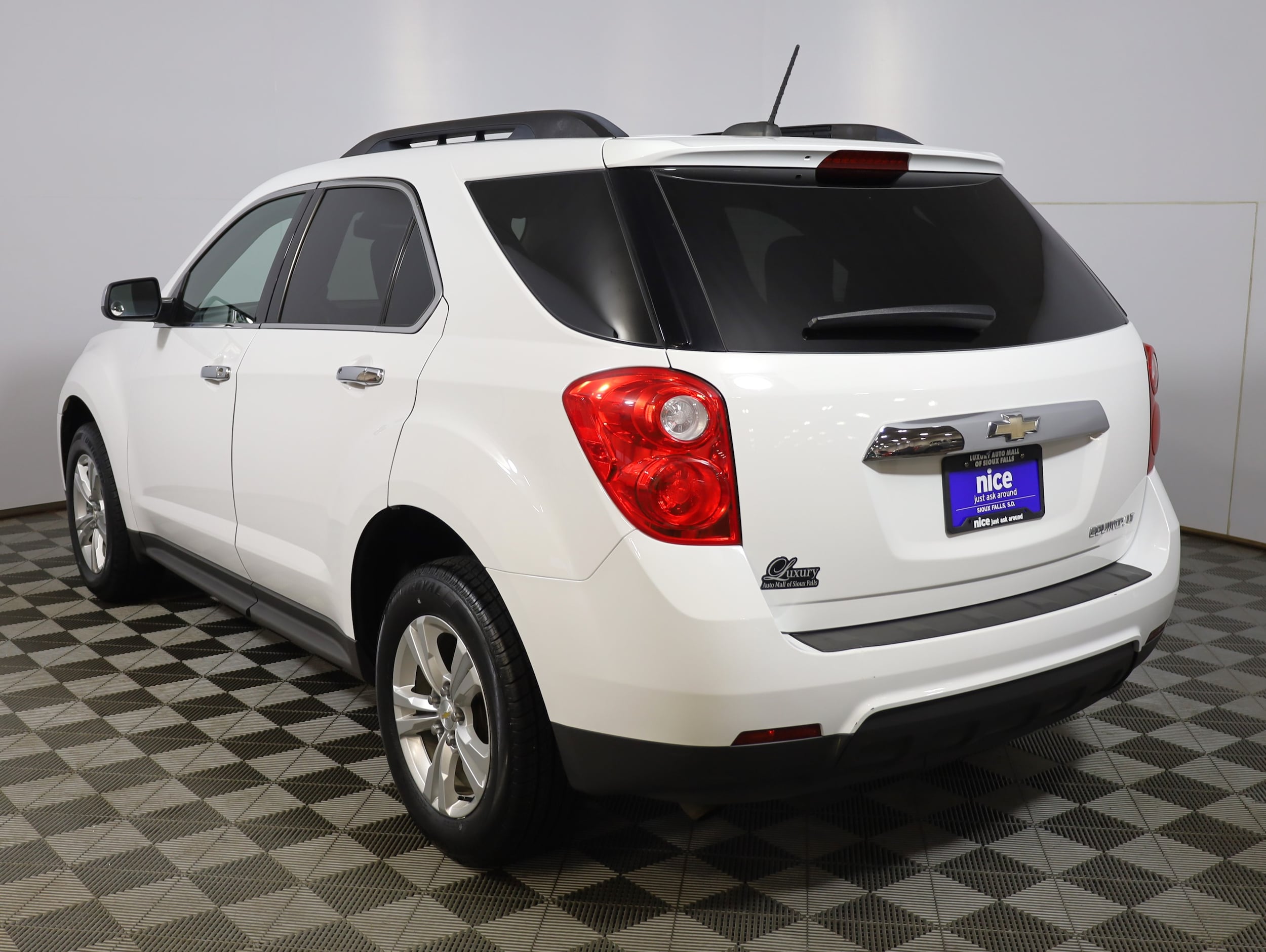 Used 2015 Chevrolet Equinox 2LT with VIN 2GNALCEK2F6352818 for sale in Sioux Falls, SD