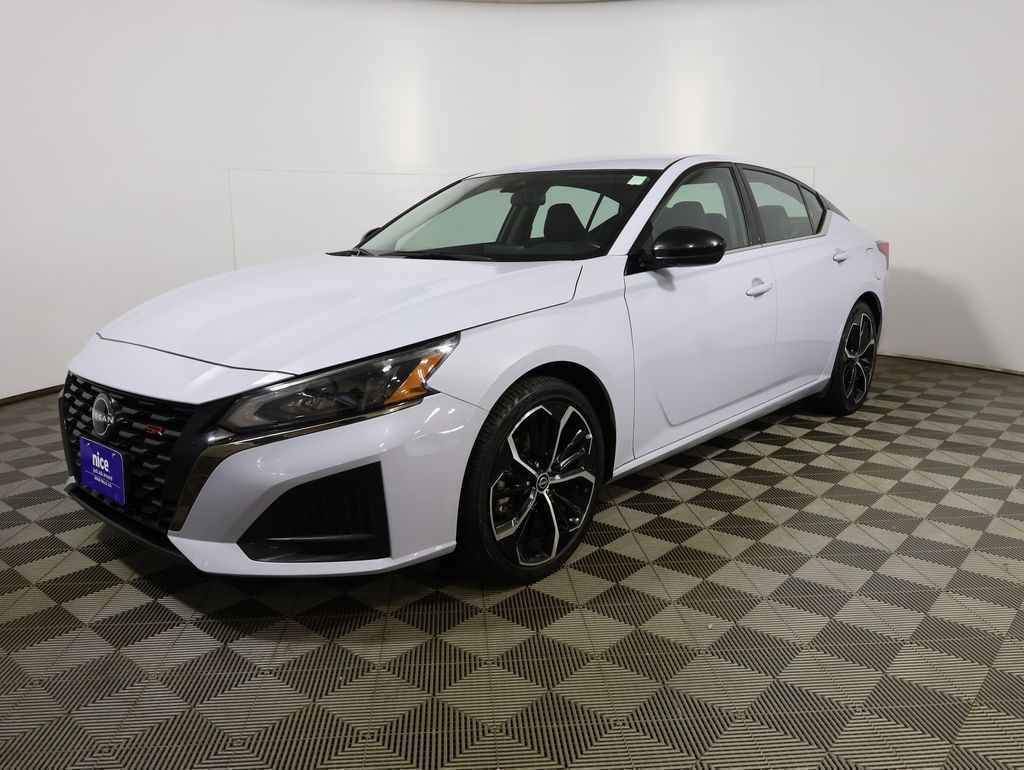 Gray Sky Pearl 2024 Nissan Altima Sedan Front-Wheel Drive Continuously Variable Transmission