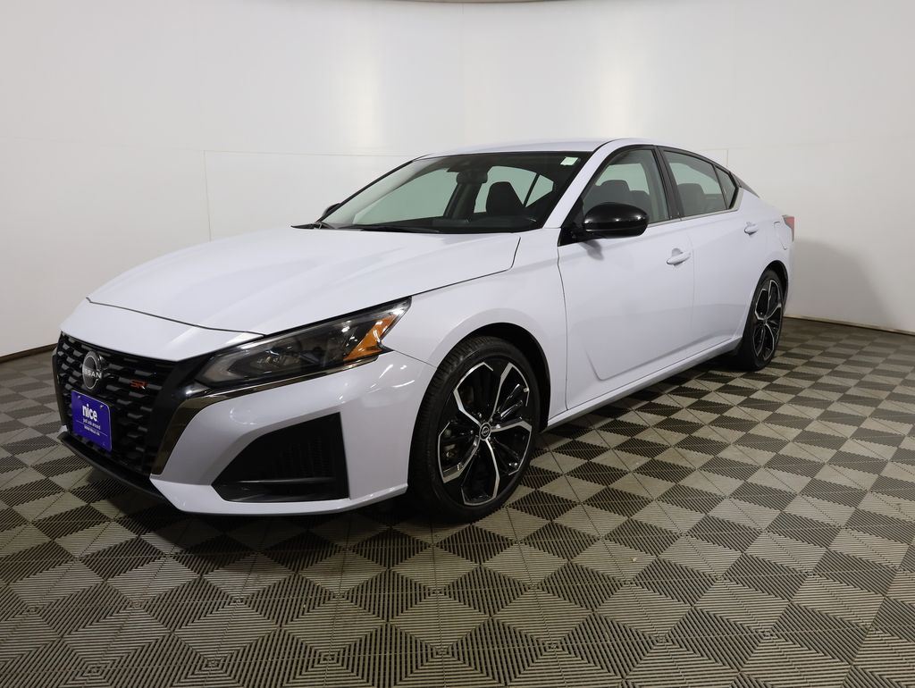 Gray Sky Pearl 2024 Nissan Altima Sedan Front-Wheel Drive Continuously Variable Transmission