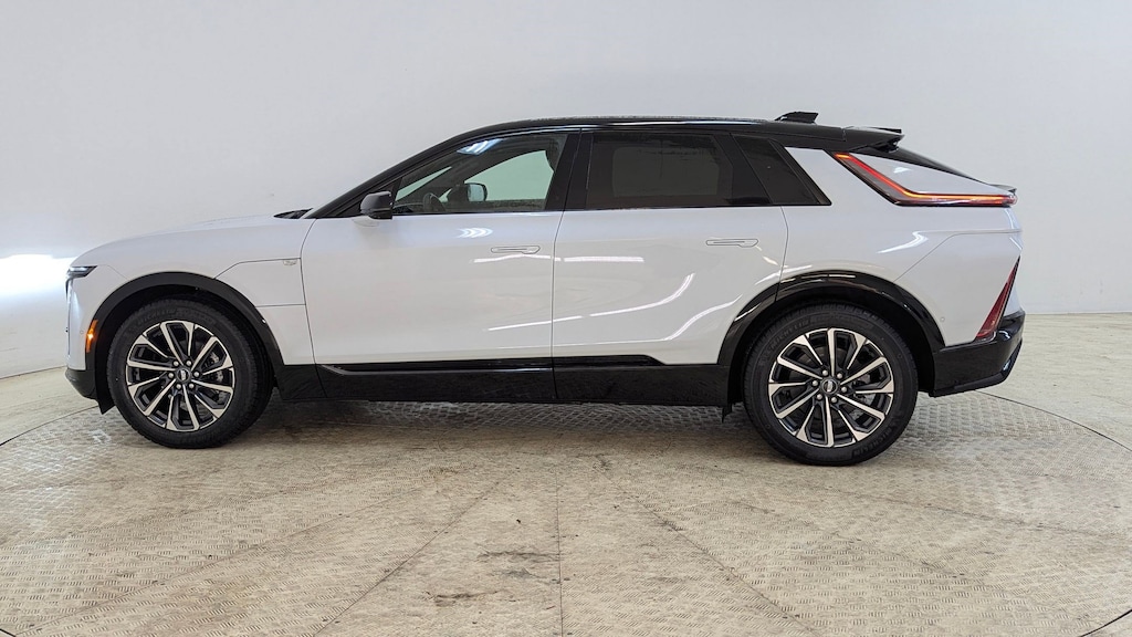 New 2026 CADILLAC LYRIQ Sport SUV