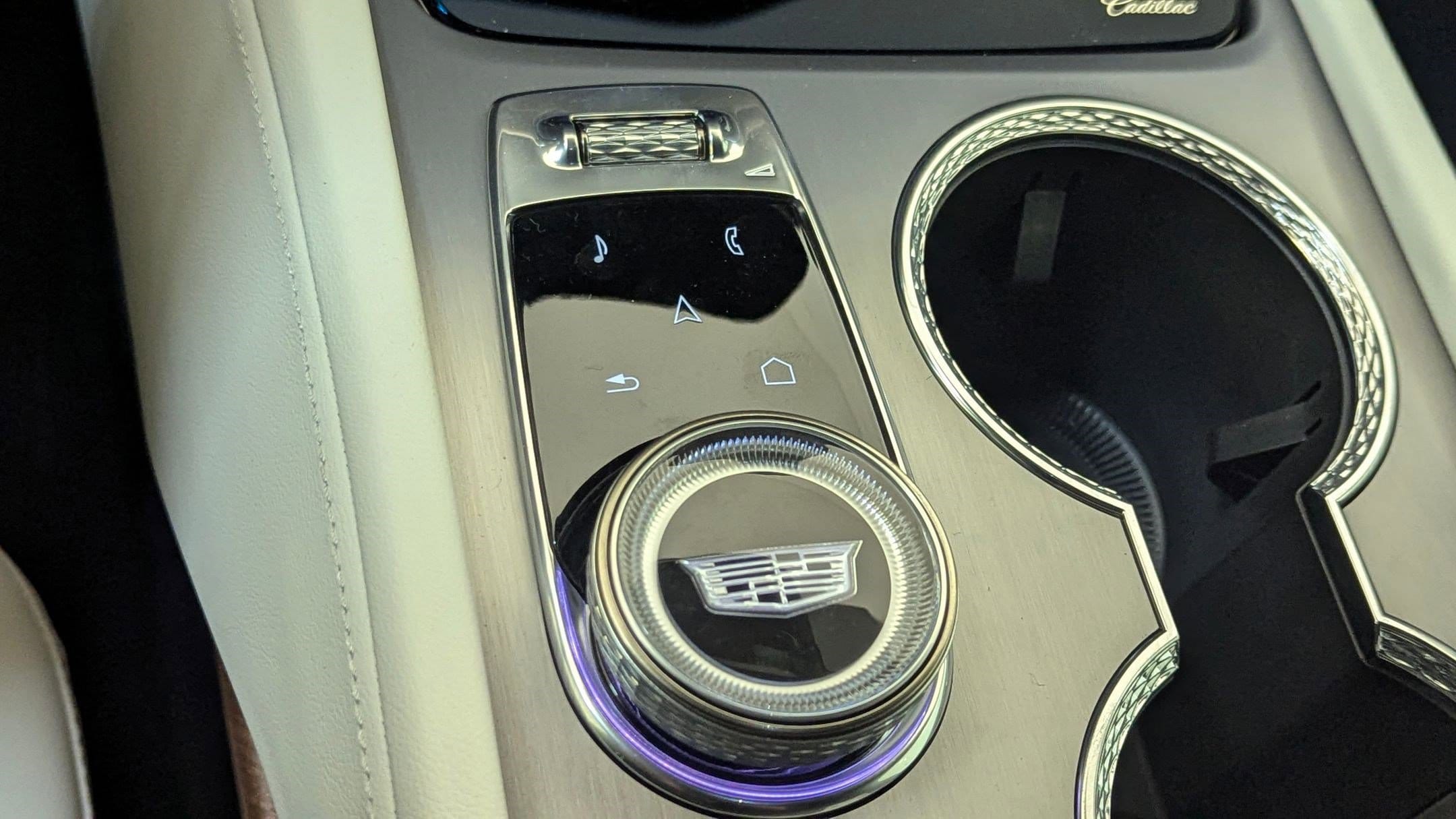 2026 Cadillac VISTIQ Sport - Photo 17