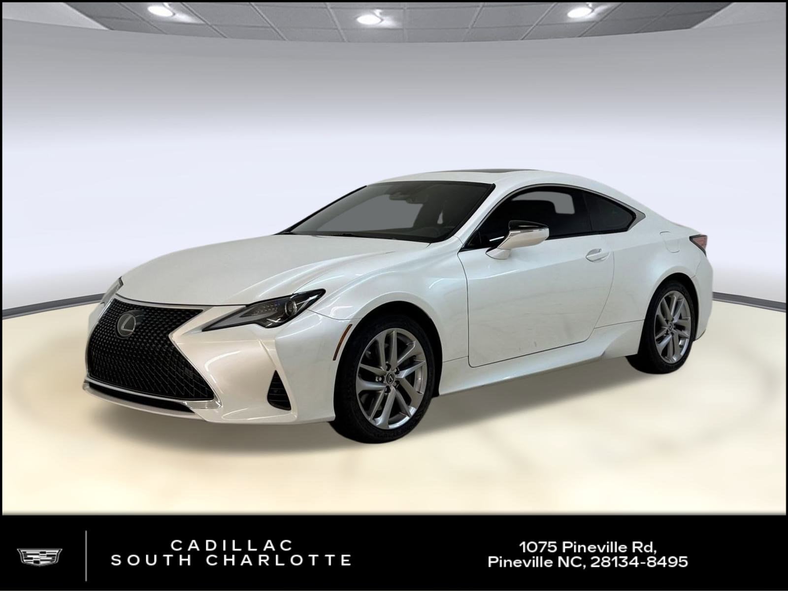 2021 Lexus RC 300's photo