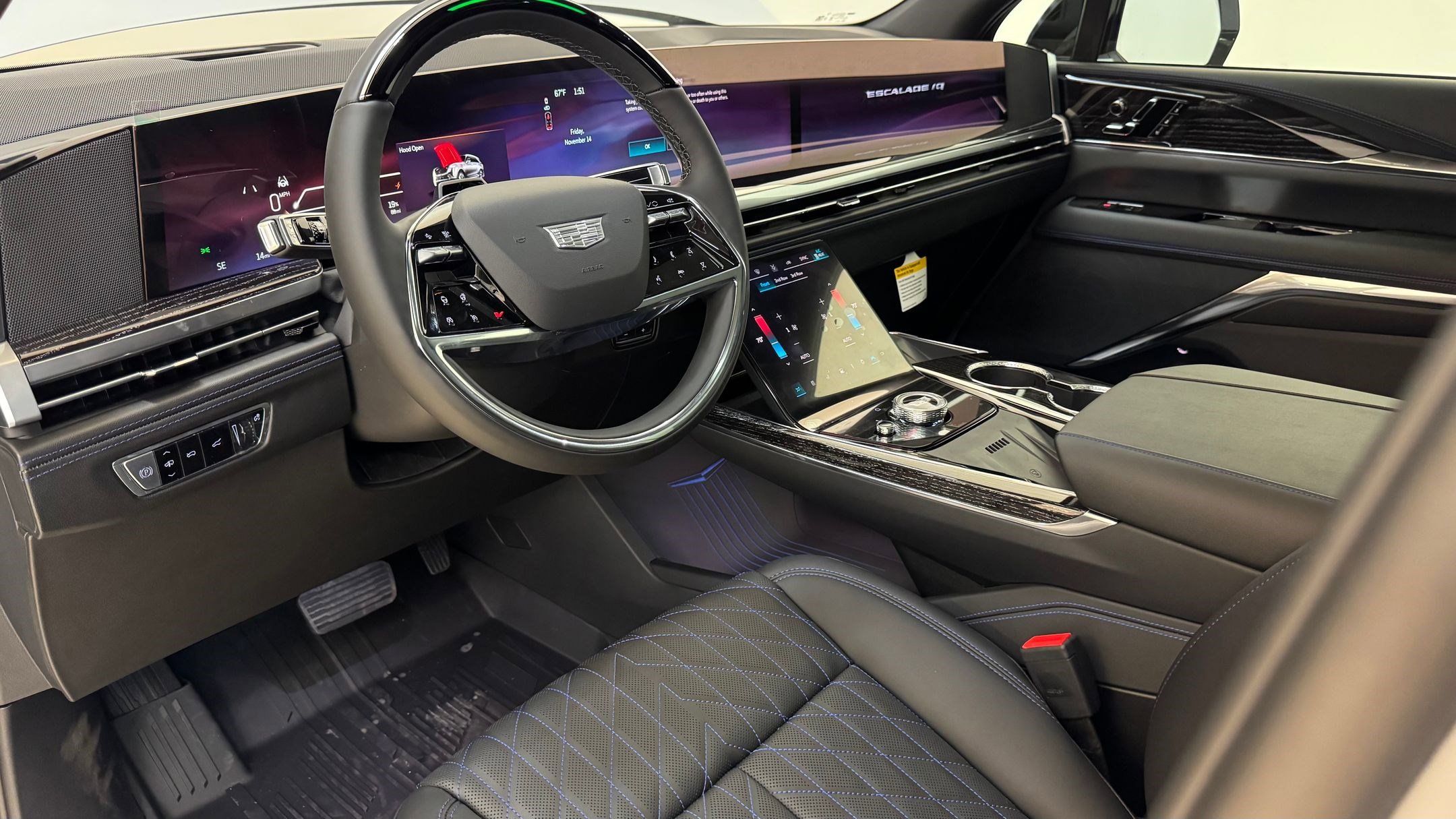 2026 Cadillac Escalade IQ Sport photo 4