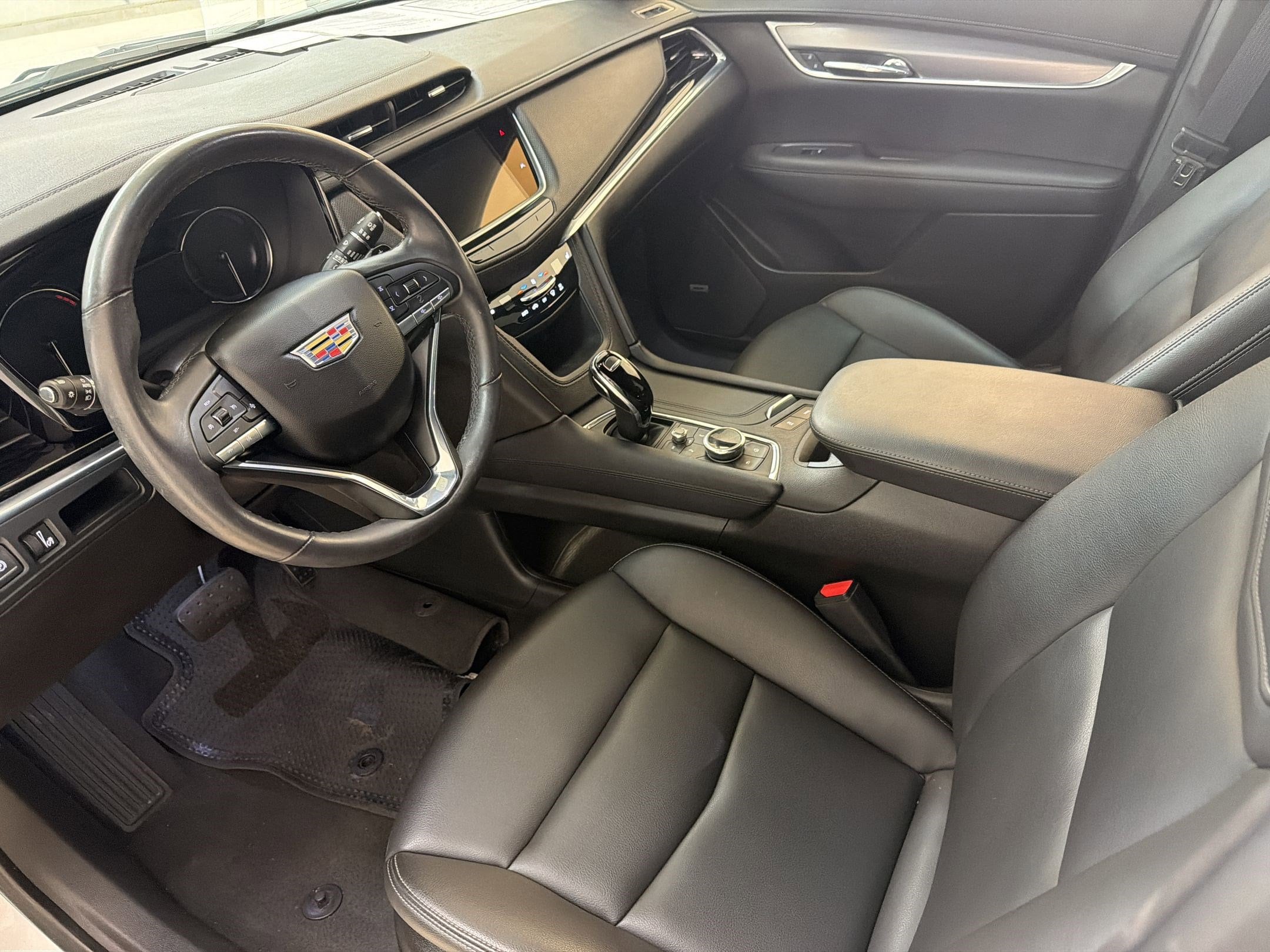 XT6 Luxury SUV
