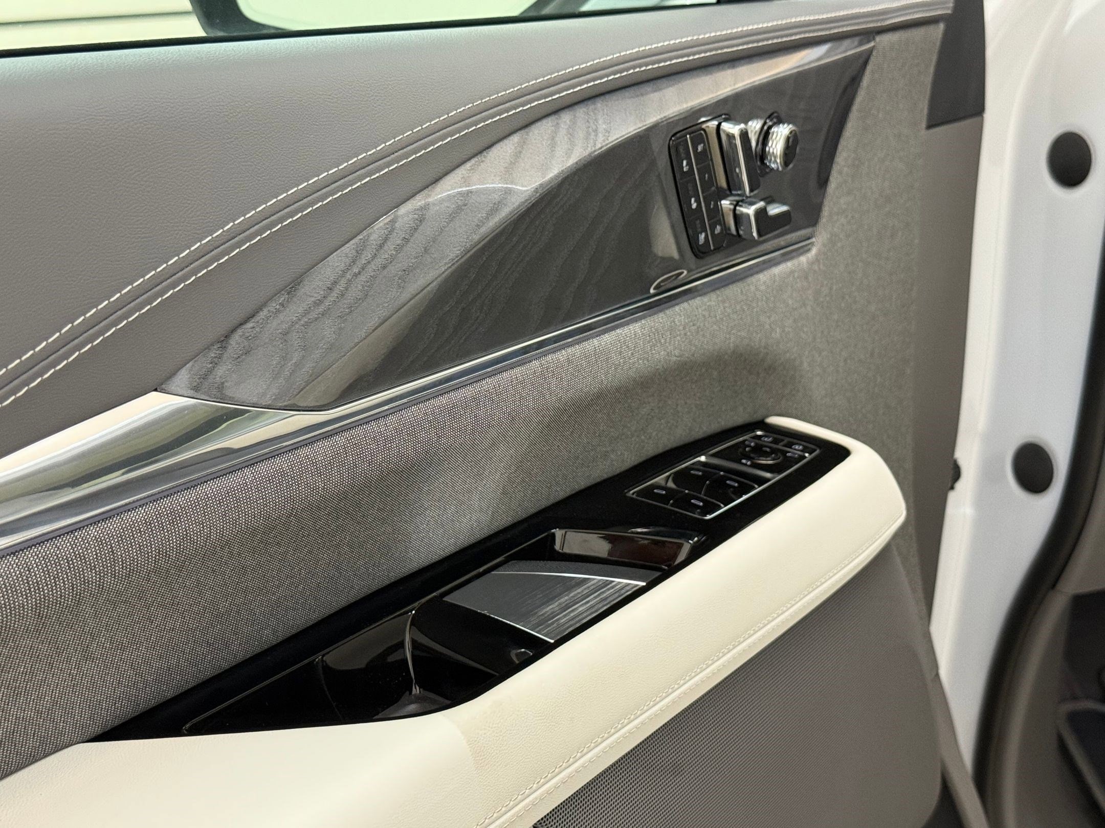 2026 Cadillac Escalade IQL Luxury - Photo 27