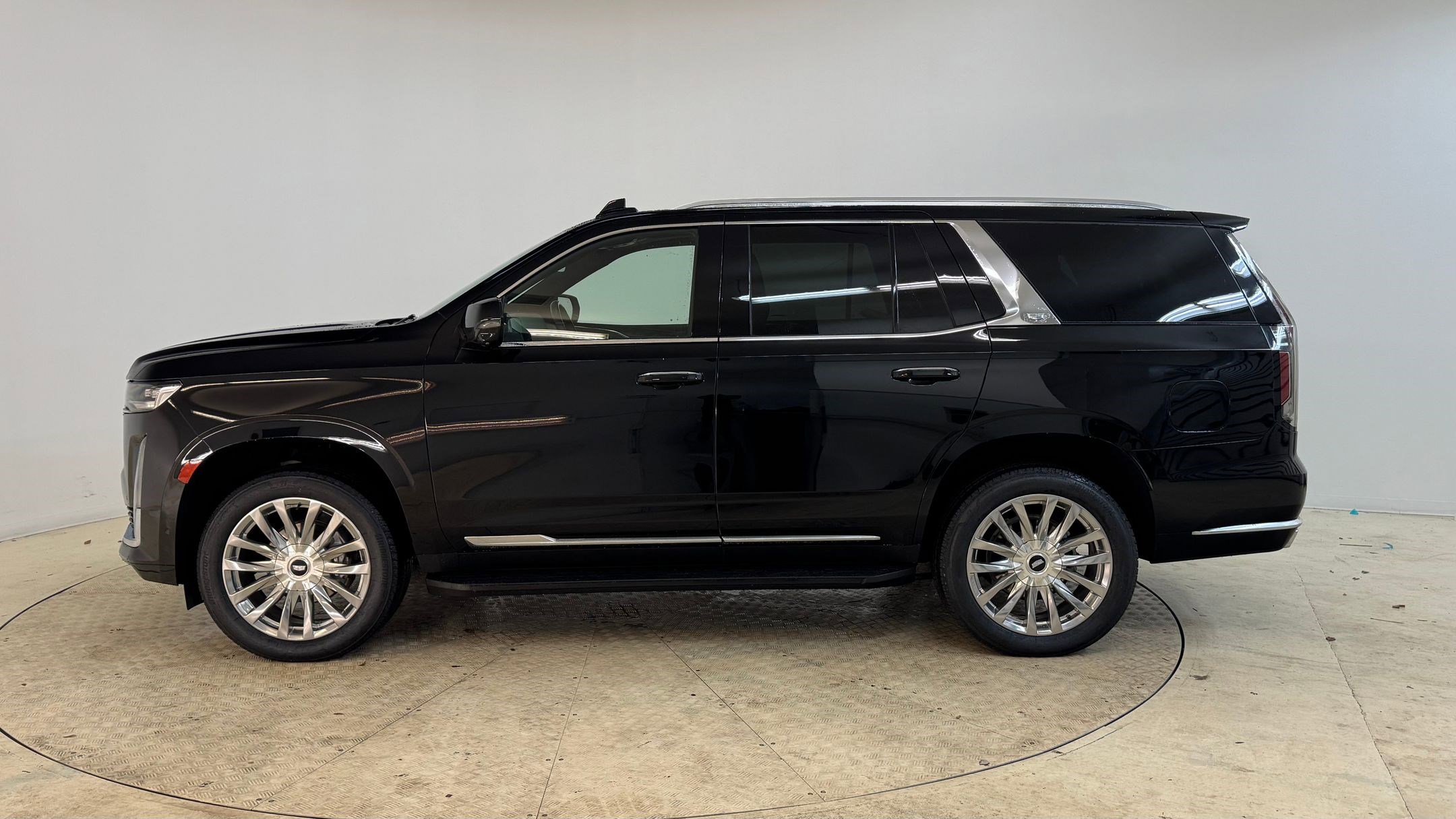 2024 Cadillac Escalade Premium Luxury photo 2
