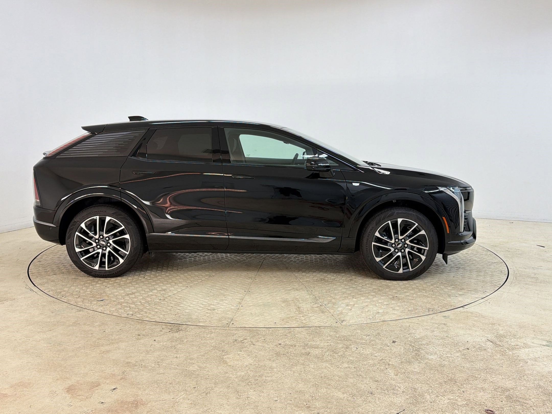 2026 Cadillac OPTIQ Sport - Photo 8