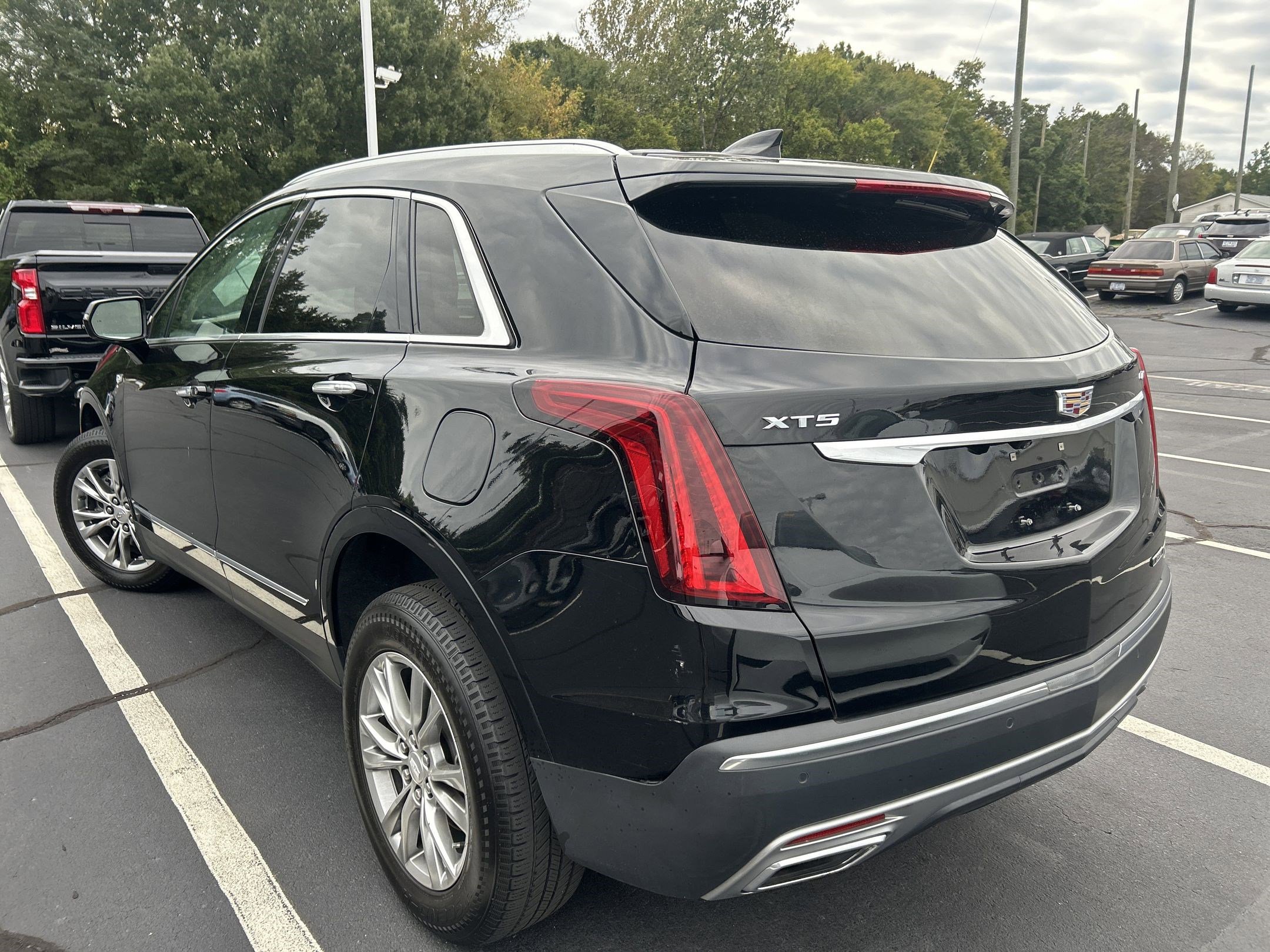 2022 Cadillac XT5 Premium Luxury photo 3