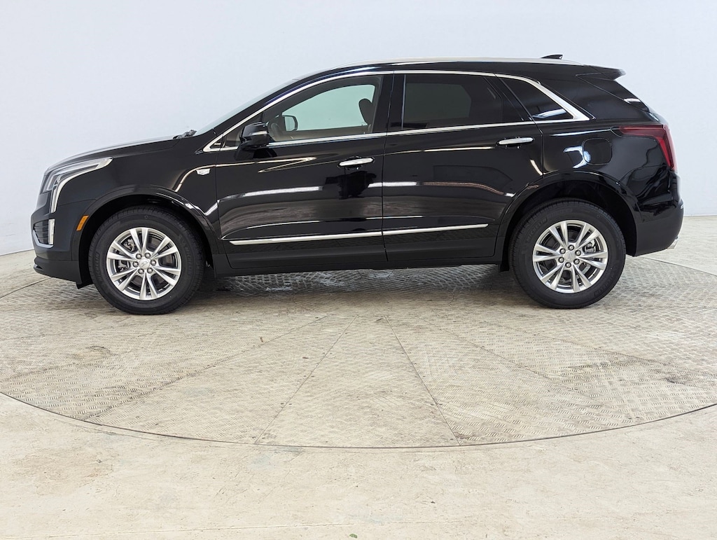 New 2026 CADILLAC XT5 Luxury SUV