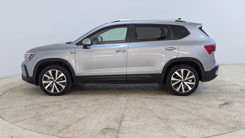 Used 2024 Volkswagen Taos SE