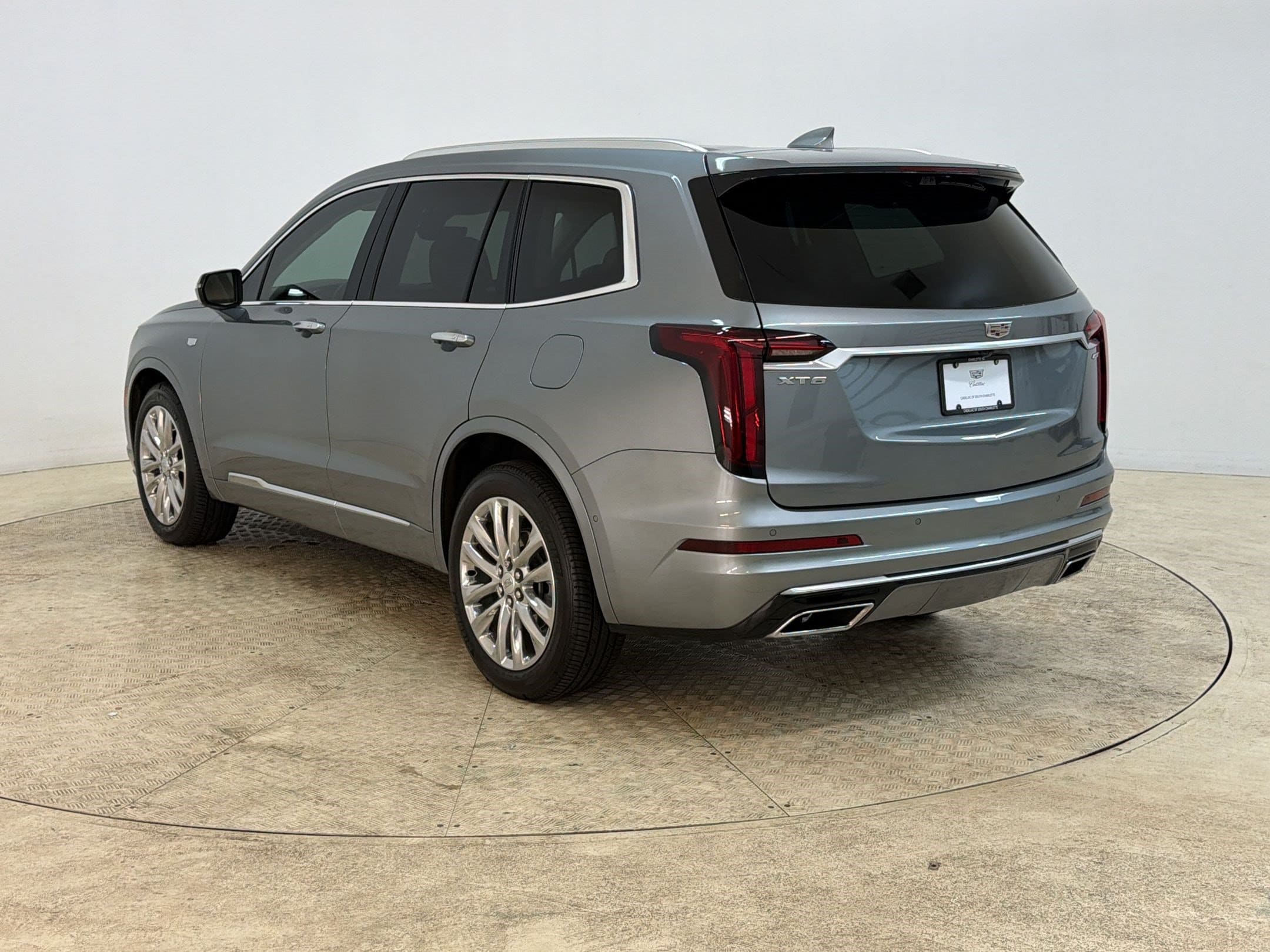 XT6 Premium Luxury SUV