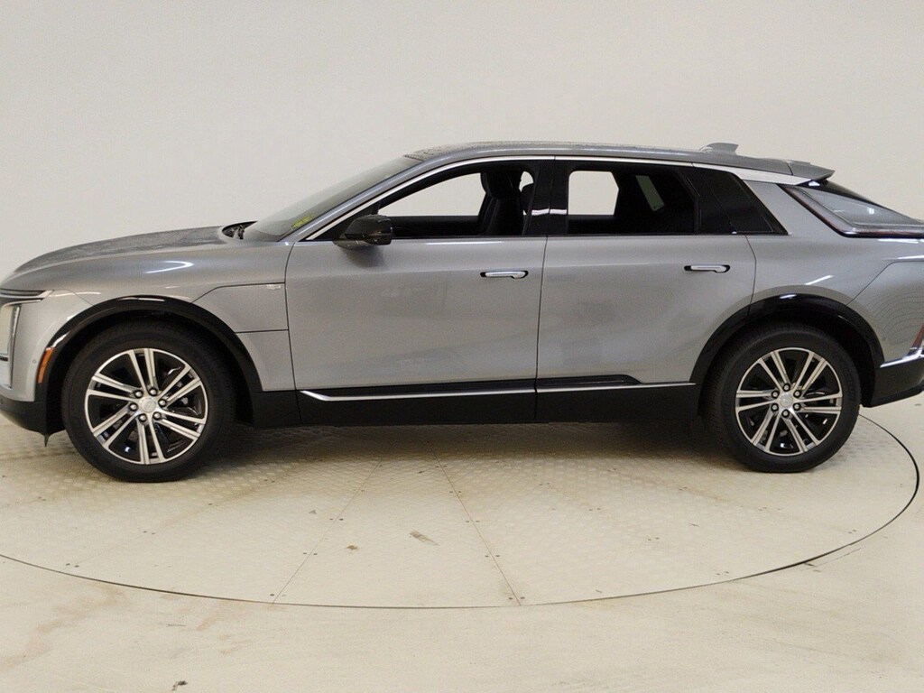 New 2025 CADILLAC LYRIQ Luxury 1 SUV