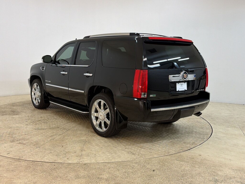 Used 2011 CADILLAC Escalade Luxury SUV