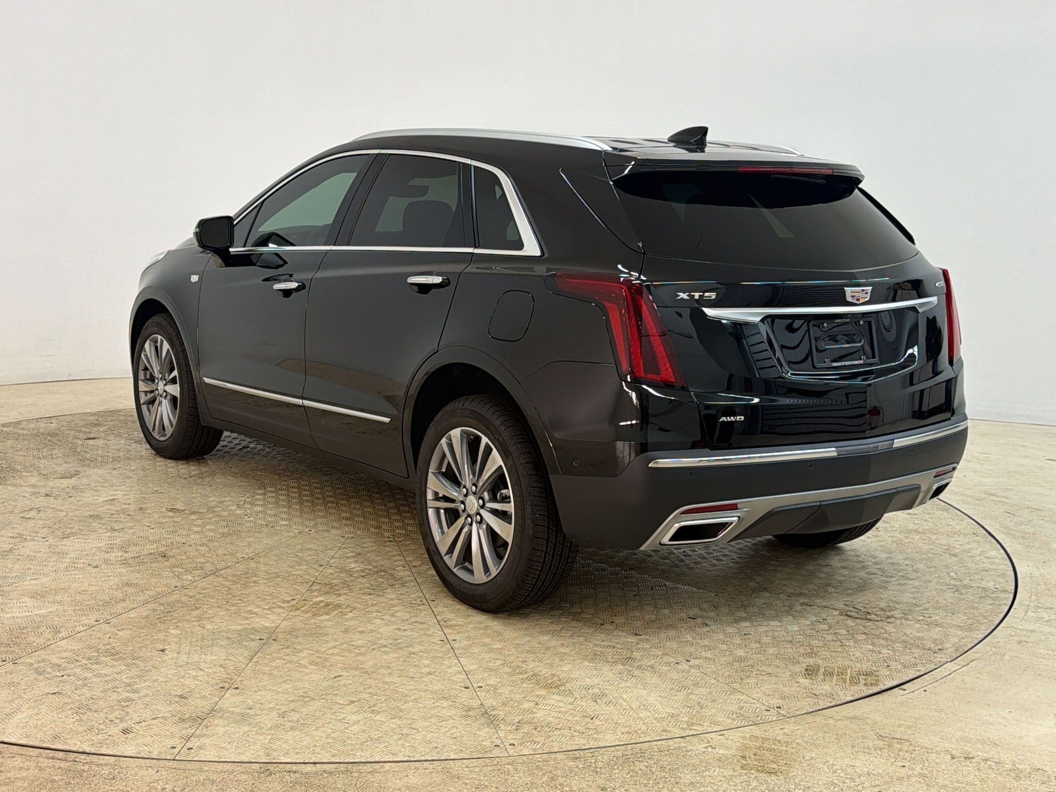 2026 Cadillac XT5 Premium Luxury - Photo 3