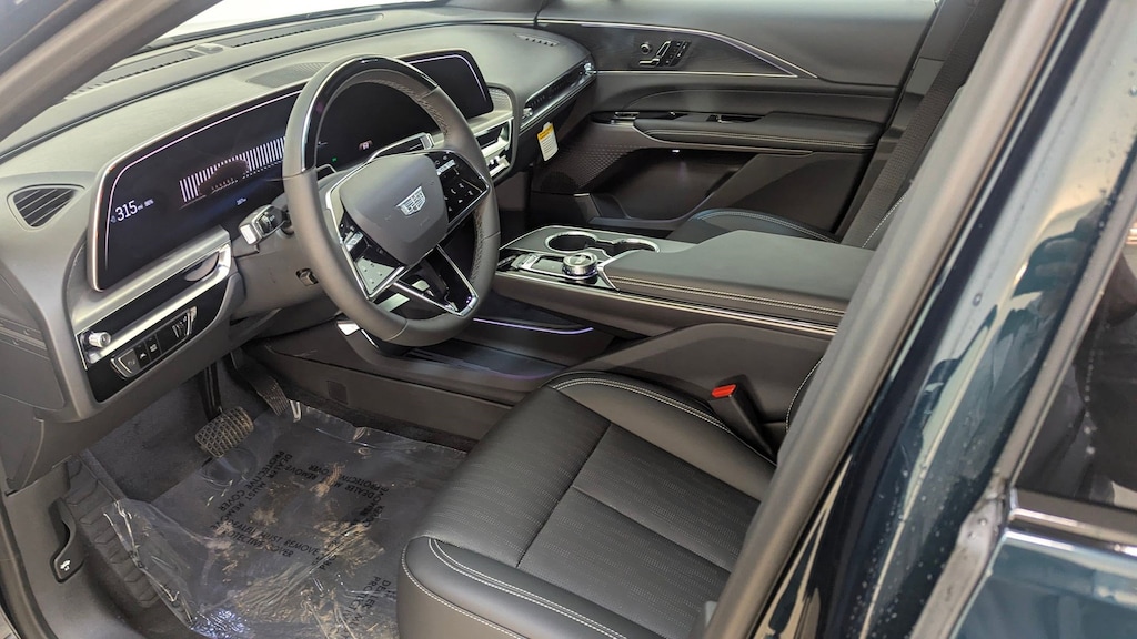 New 2026 CADILLAC LYRIQ Luxury SUV