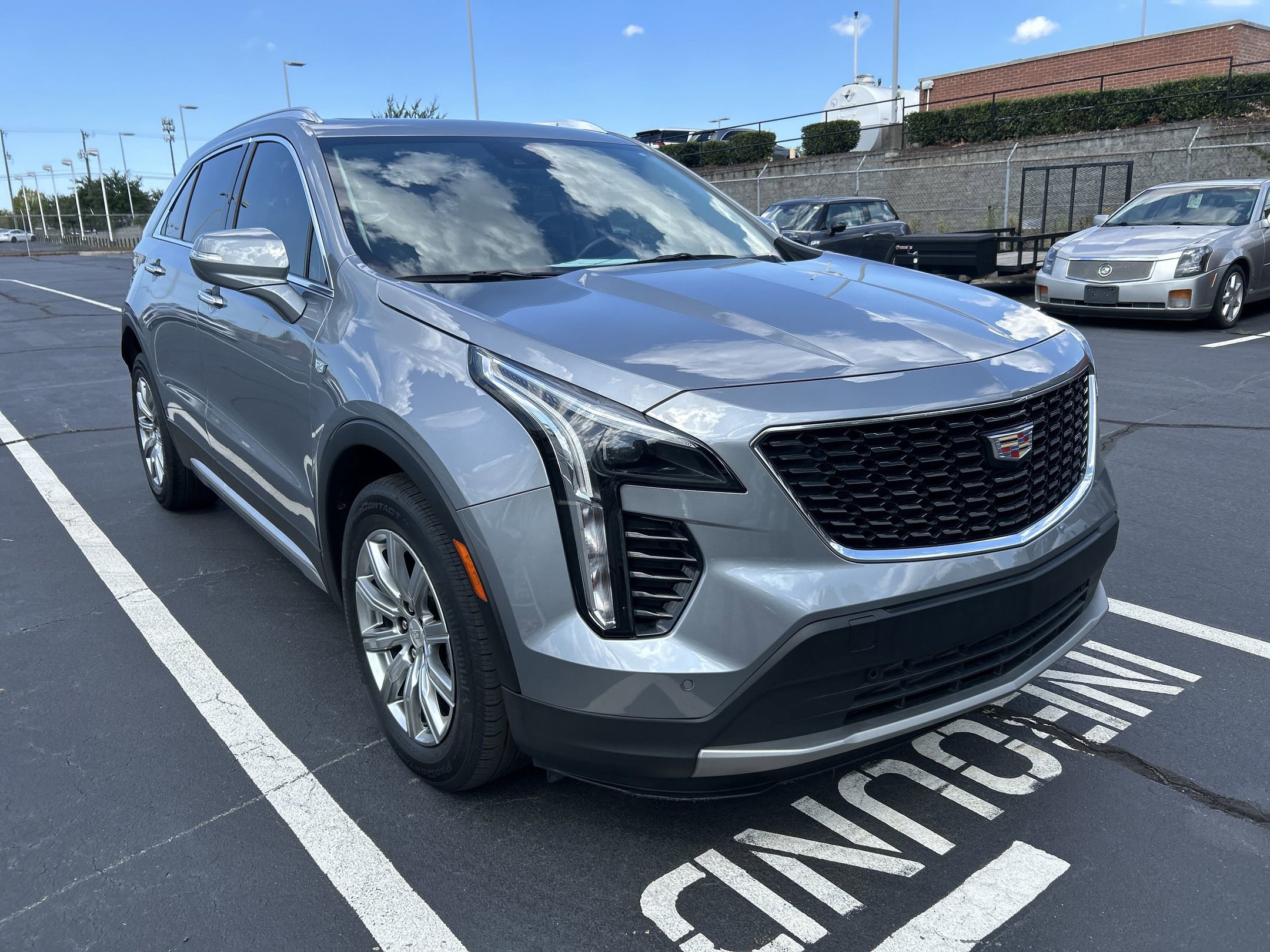 2023 Cadillac XT4 Premium Luxury photo 3