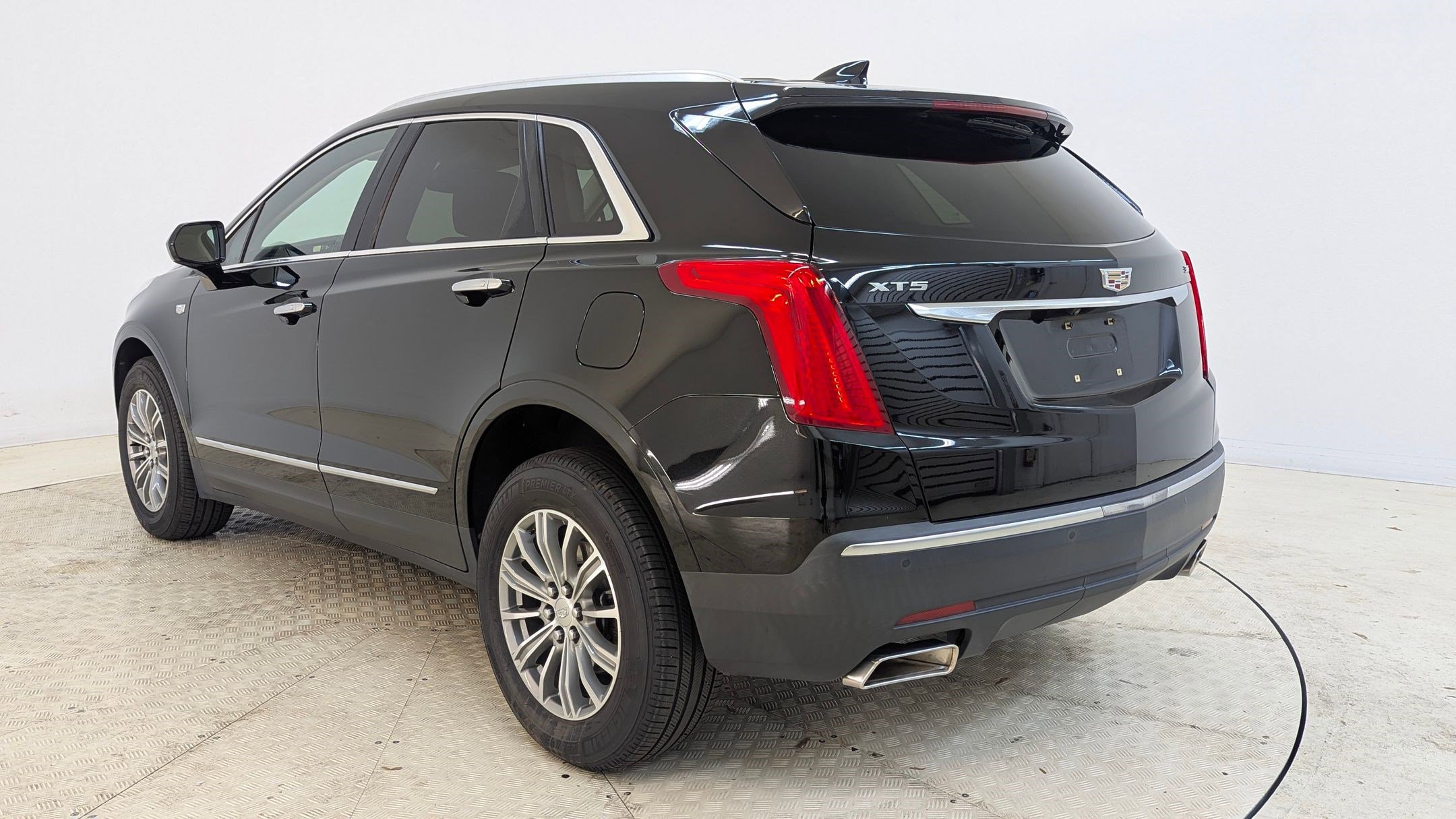 2017 Cadillac XT5 Luxury photo 3