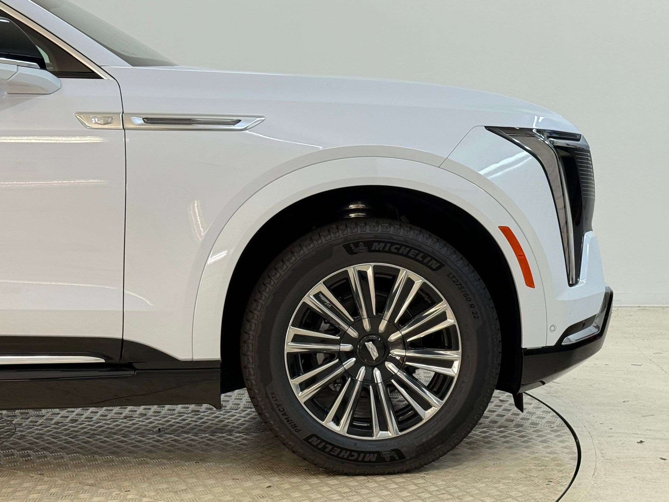 2026 Cadillac Escalade IQL Luxury - Photo 11