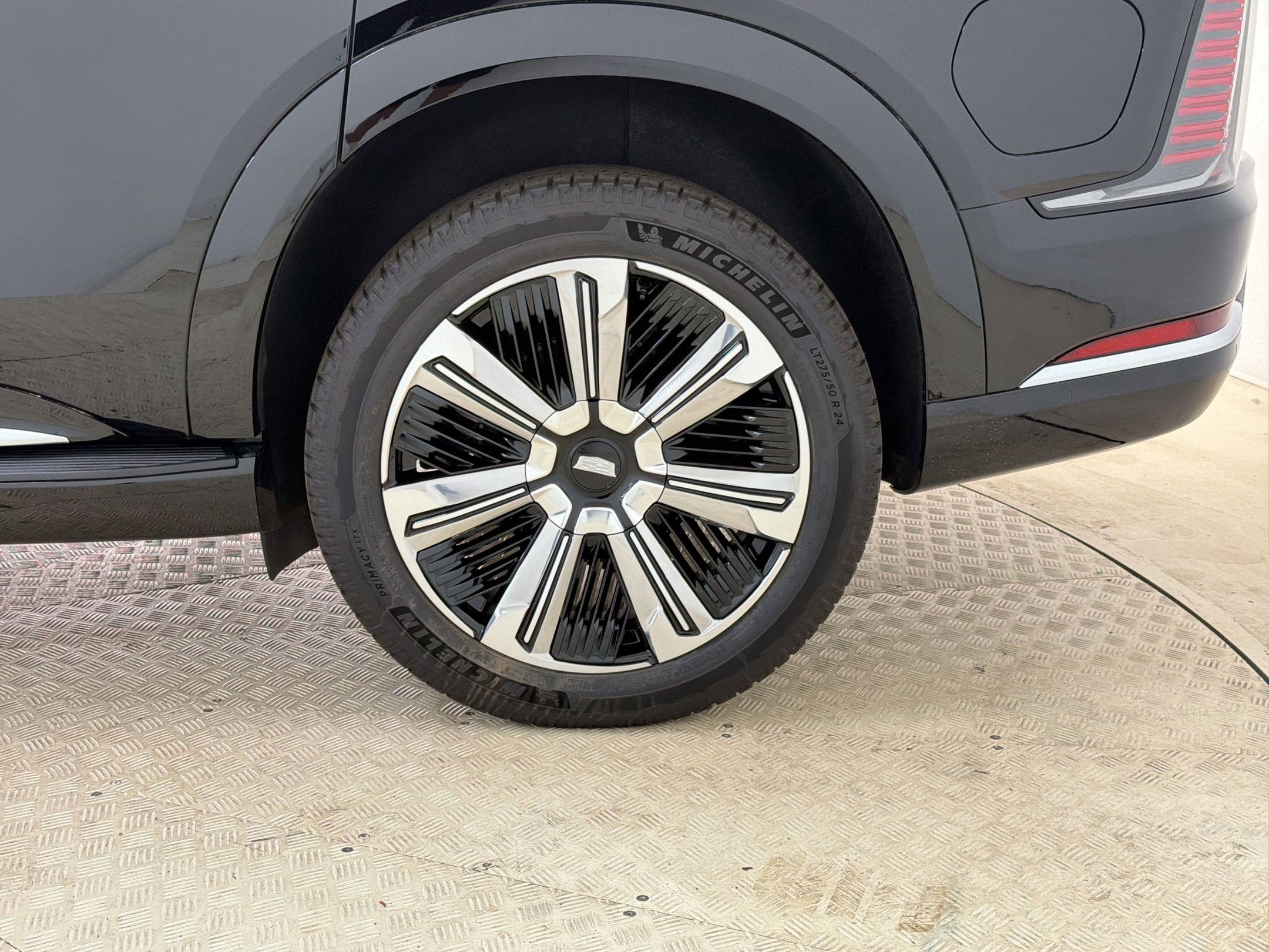 2025 Cadillac Escalade IQ Luxury 2 - Photo 12
