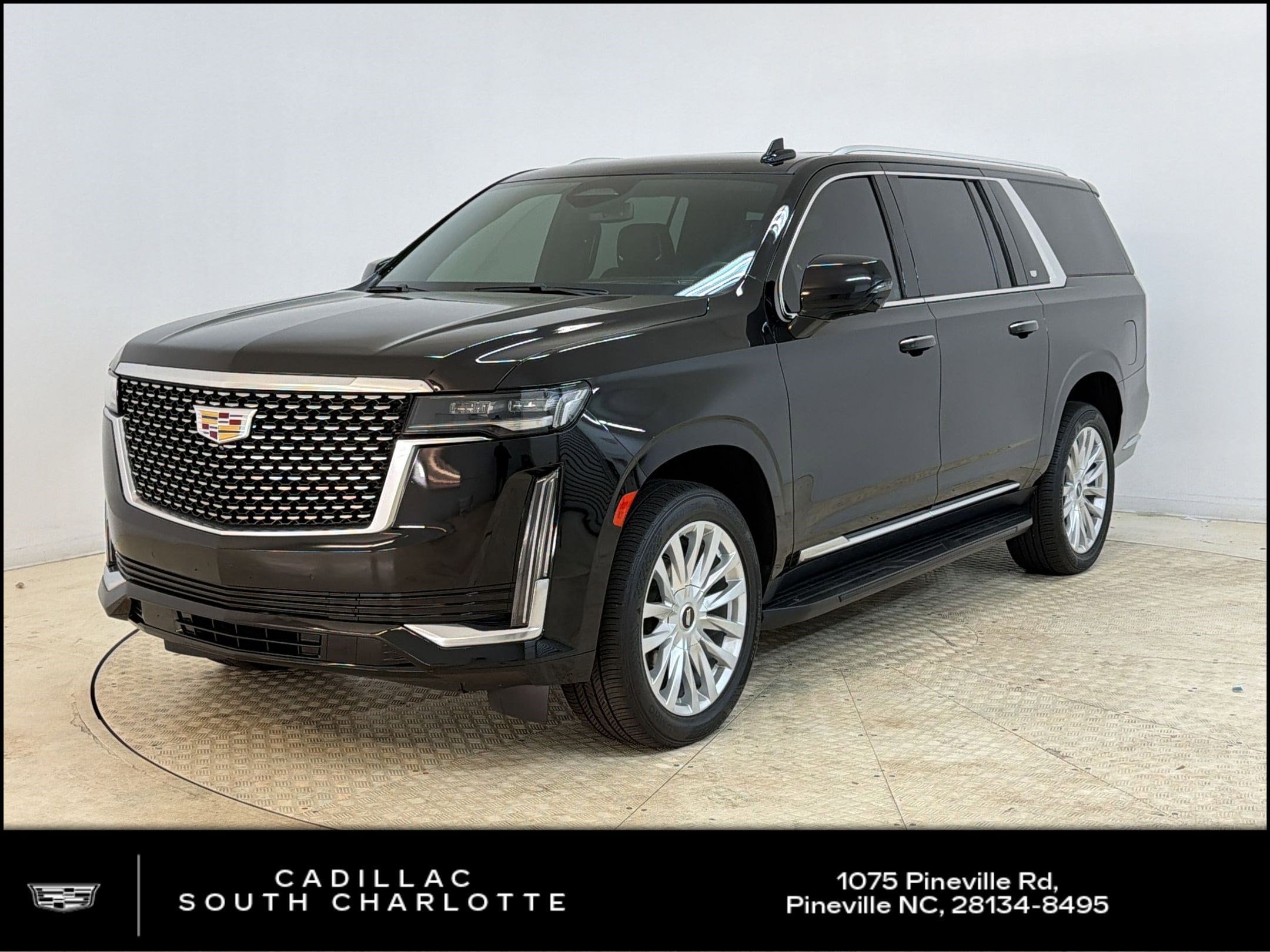 2022 Cadillac Escalade ESV Luxury's photo