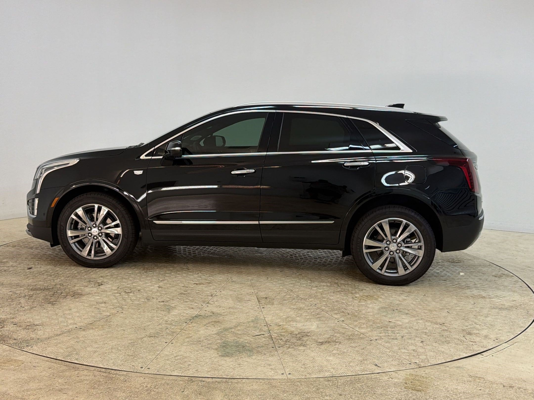 2026 Cadillac XT5 Premium Luxury - Photo 2